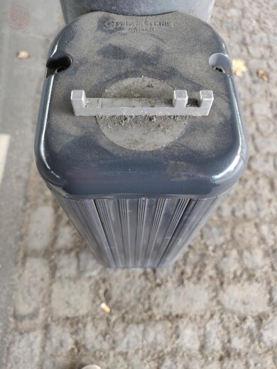 ...mögötte is úttest van, és előtte is, több mint egy...